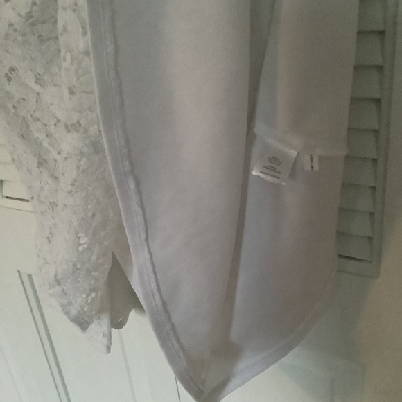 Lace mini dress - Picture 5 of 11